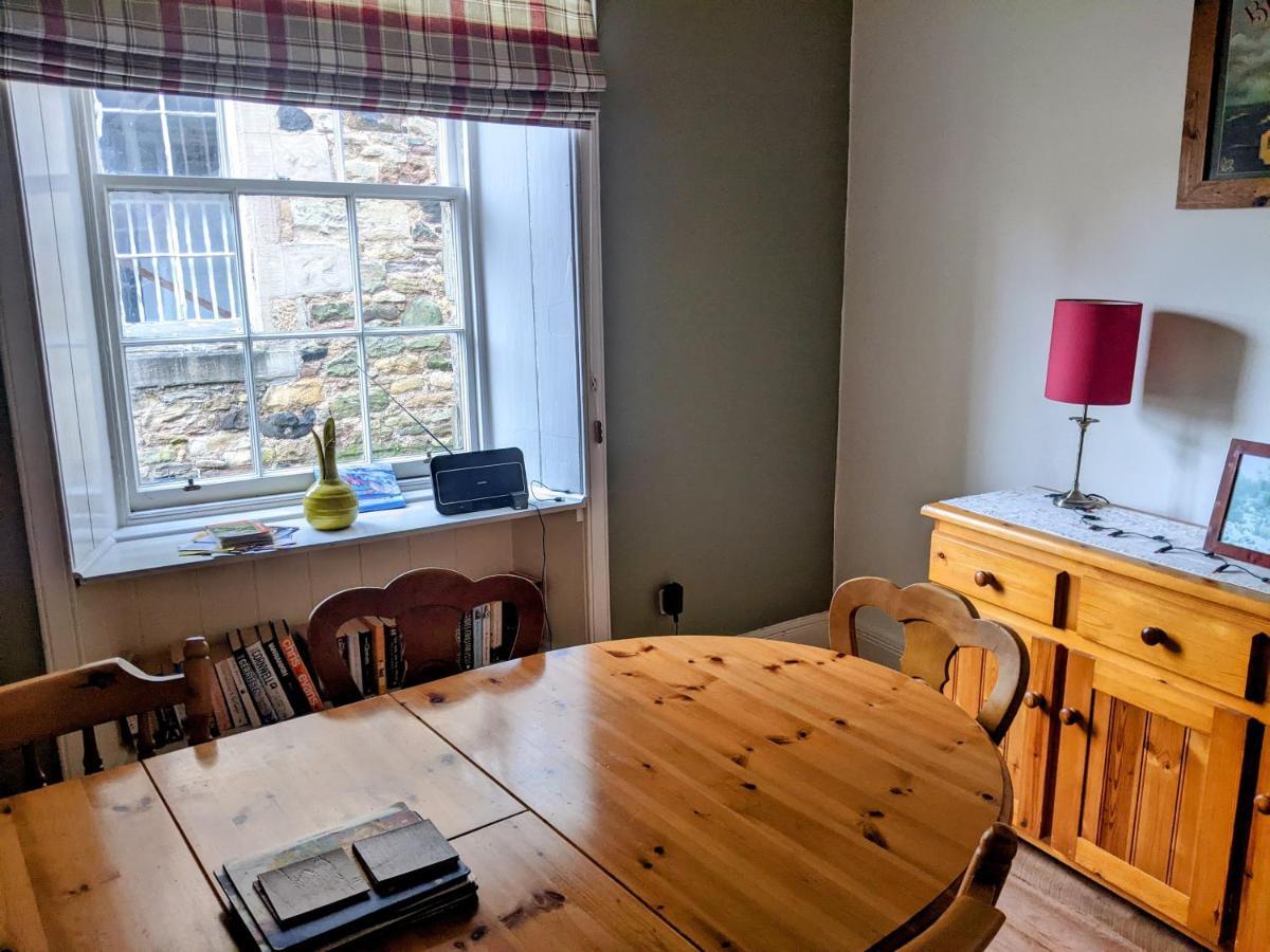 Huge 4 Bed Apt - Perfect Base To Explore The Borders Jedburgh Exterior photo